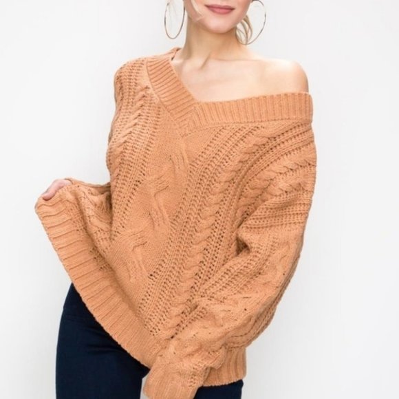 OVERSIZED KNIT SWEATER - Picture 1 of 3